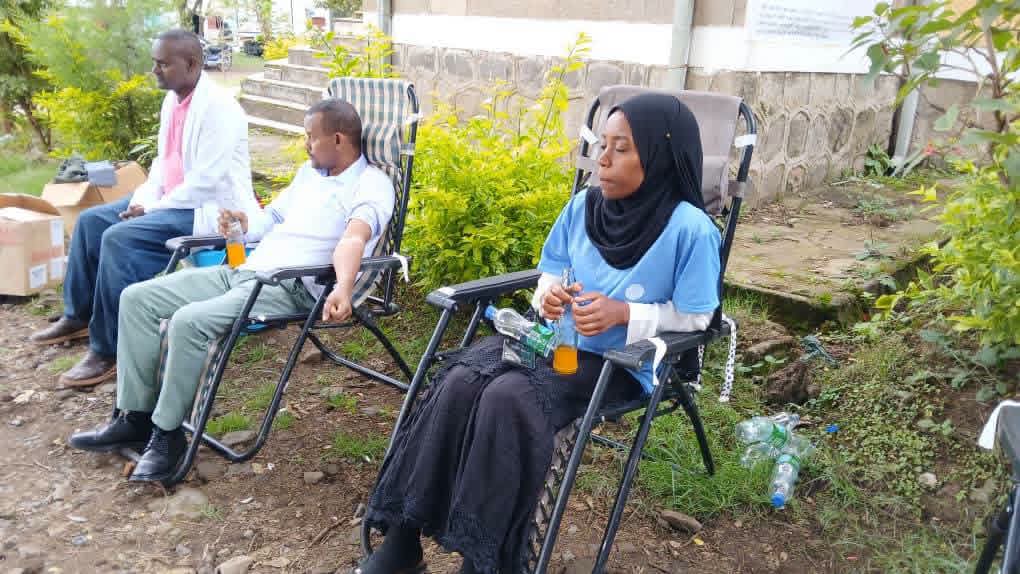 የሰላም ሚኒስቴር ከቡታጅራ ከተማ አስተዳደር ጋር በመተባበር “በጎነት ለአብሮነት” በሚል መሪ ቃል በጎ ፈቃደኛ ደም ለጋሾች ደም ለገሱ