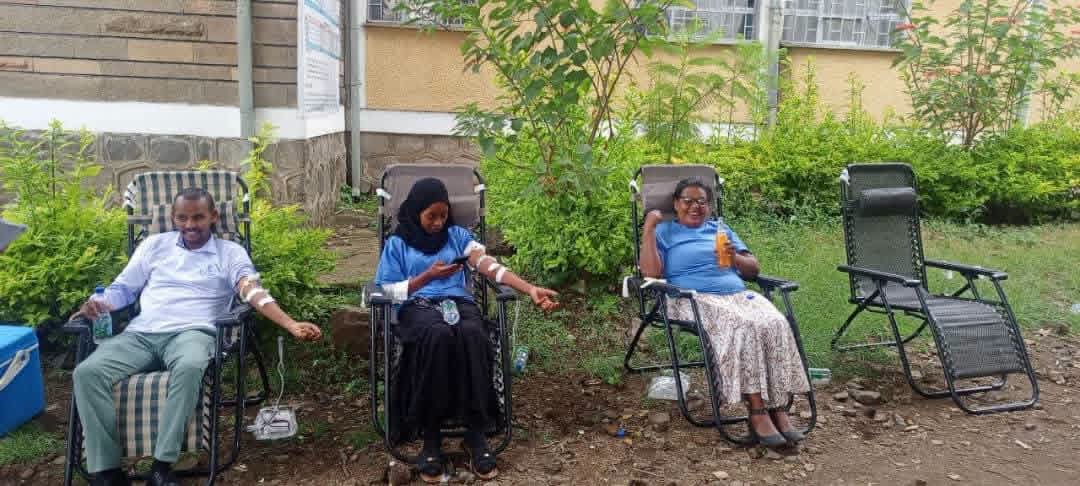 የሰላም ሚኒስቴር ከቡታጅራ ከተማ አስተዳደር ጋር በመተባበር “በጎነት ለአብሮነት” በሚል መሪ ቃል በጎ ፈቃደኛ ደም ለጋሾች ደም ለገሱ