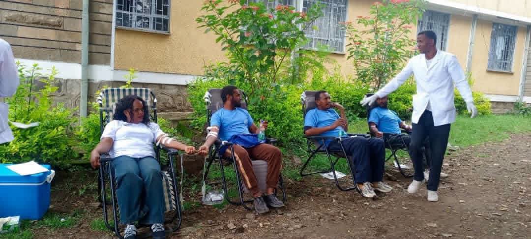 የሰላም ሚኒስቴር ከቡታጅራ ከተማ አስተዳደር ጋር በመተባበር “በጎነት ለአብሮነት” በሚል መሪ ቃል በጎ ፈቃደኛ ደም ለጋሾች ደም ለገሱ