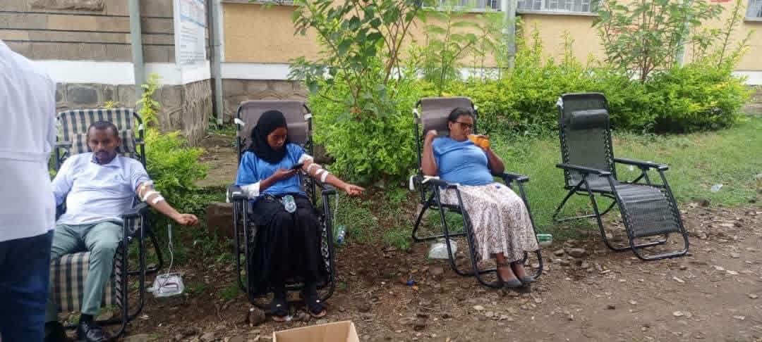 የሰላም ሚኒስቴር ከቡታጅራ ከተማ አስተዳደር ጋር በመተባበር “በጎነት ለአብሮነት” በሚል መሪ ቃል በጎ ፈቃደኛ ደም ለጋሾች ደም ለገሱ