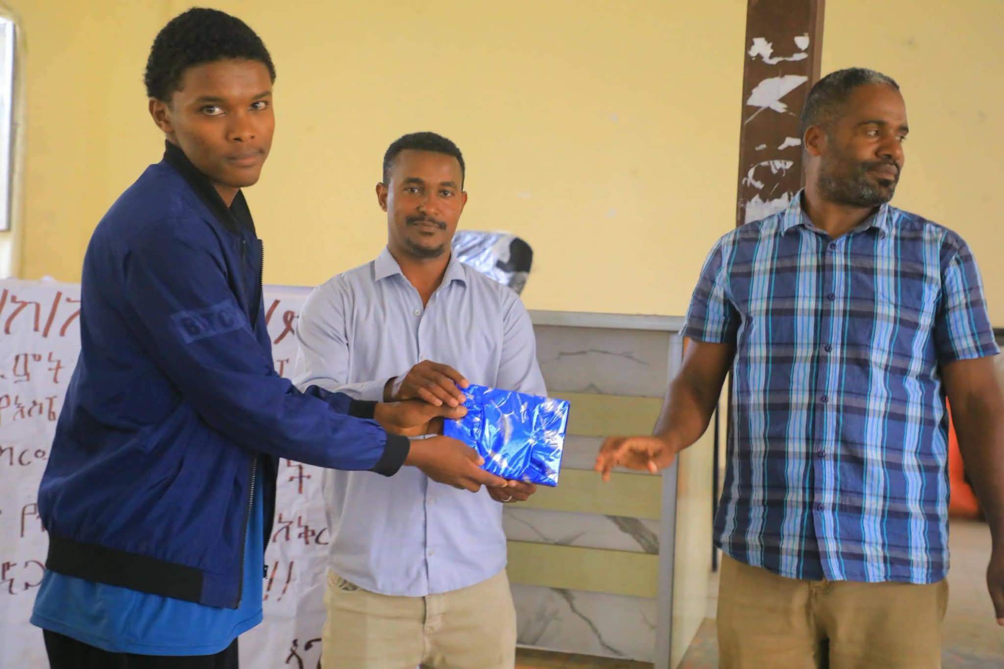 የቡታጅራ ከተማ ሳይንስና ኢንፎርሜሽን ቴክኖሎጂ ጽ/ቤት በክረምት የበጎ ፈቃድ በተለያዩ የቴክኖሎጂ ዘርፎች ያሰለጠናቸውን ተማሪዎች አስመረቀ።